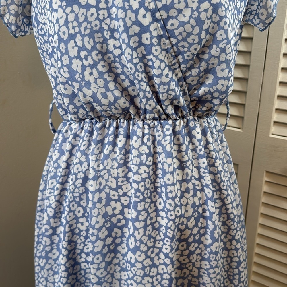 Pretty Garden Blue Floral Midi Dress.  Size Small - Picture 5 of 12